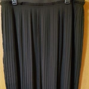 Womens Black Crinkle Long Skirt